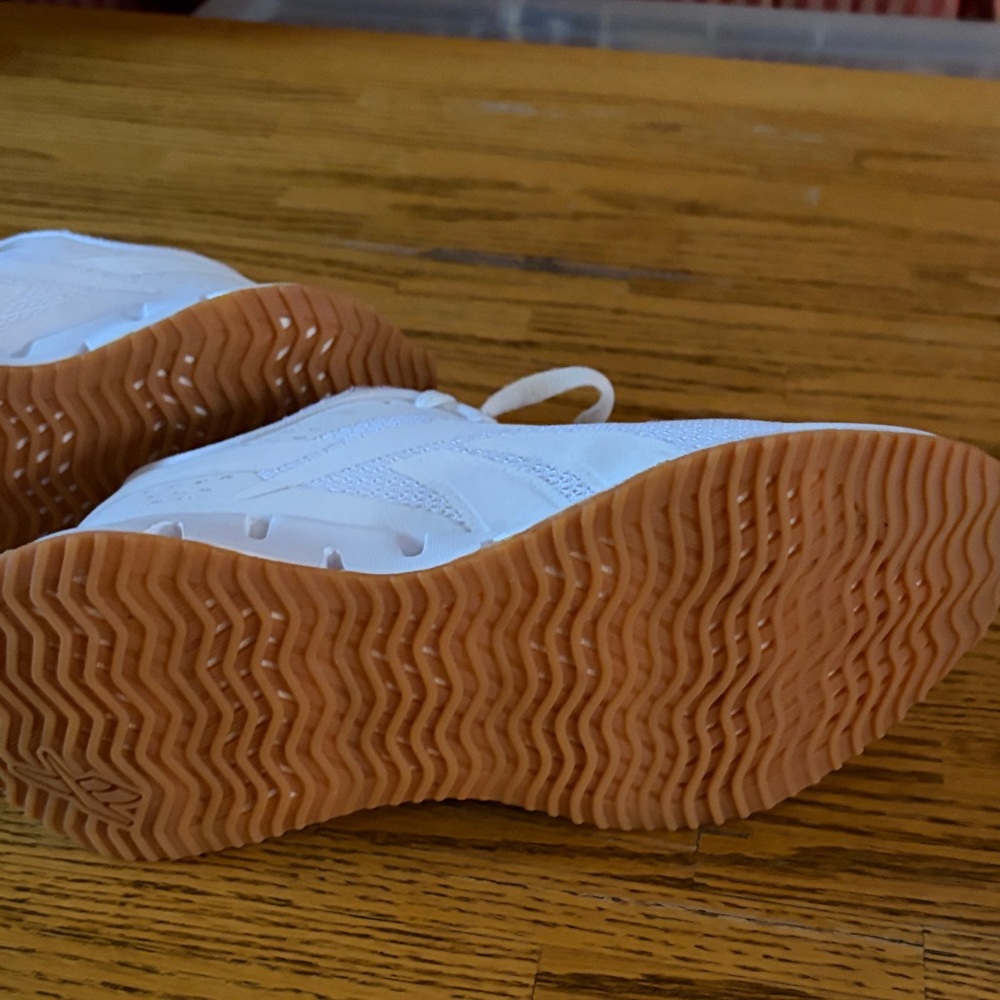 Reebok Classic White Sneakers - Picture 9 of 9